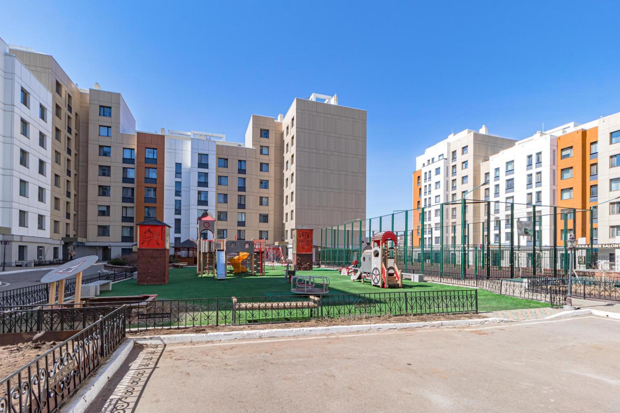 Просторная Квартира В Expo Boulevard Akmola Esterno foto